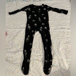 KYTE baby zippered footie pajamas in midnight magnolia